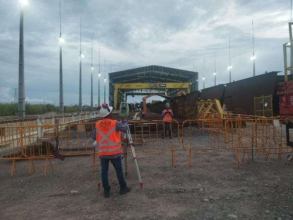 Levantamento topográfico em obra ferroviária